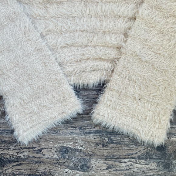 dee elly cropped vneck fuzzy sweater with bell sleeves - Picture 9 of 14